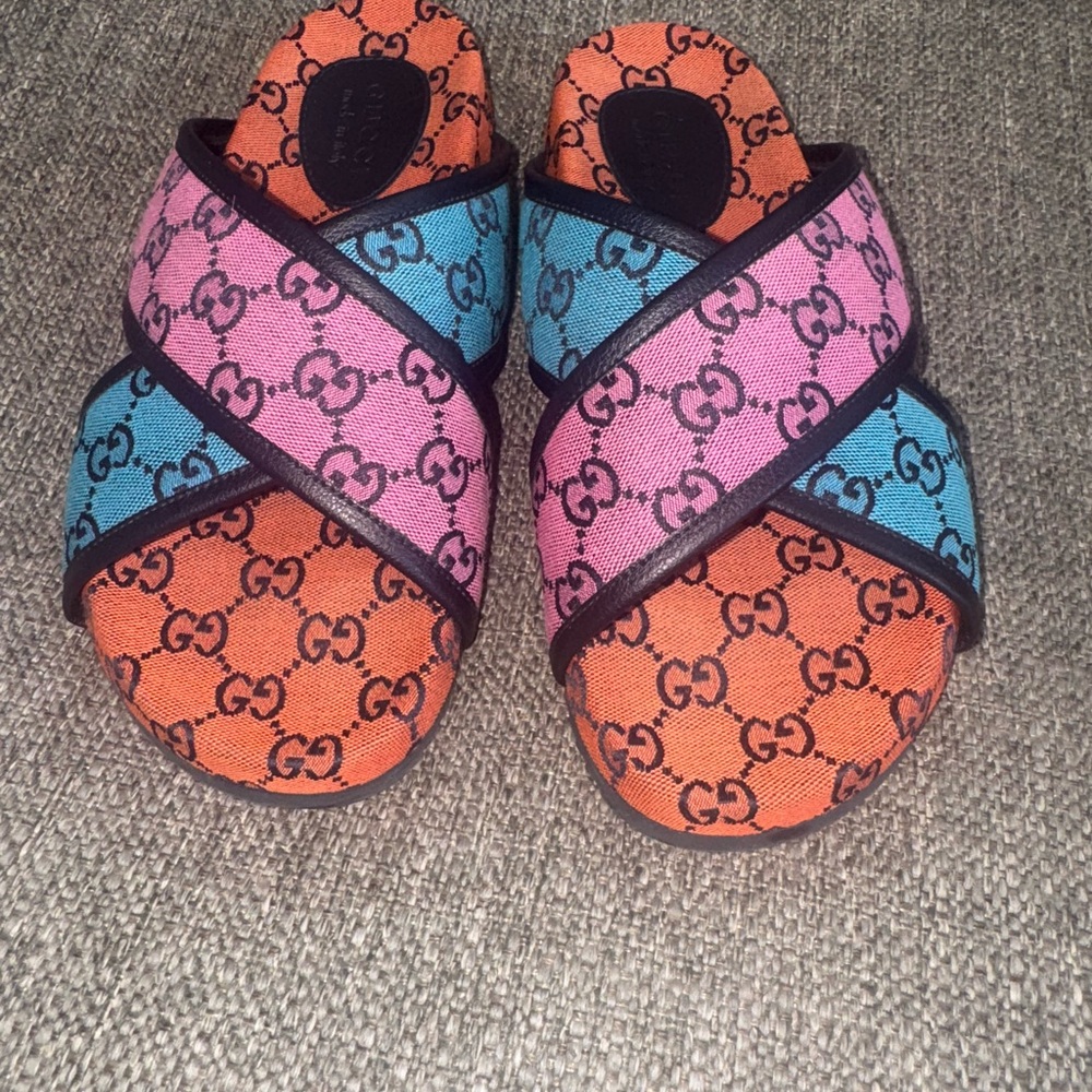 Gucci Monogram criss cross sandals unisex